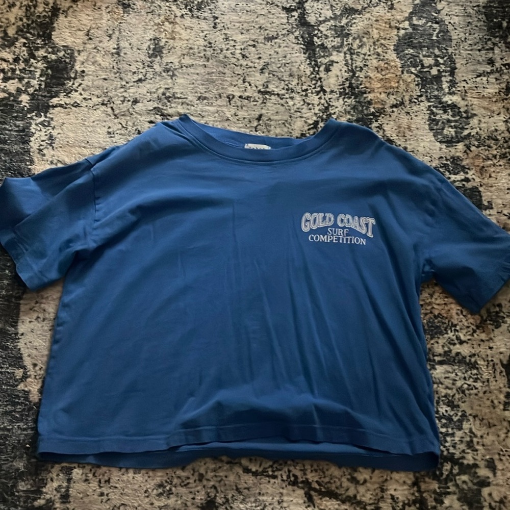 blue and white graphic t shirt!